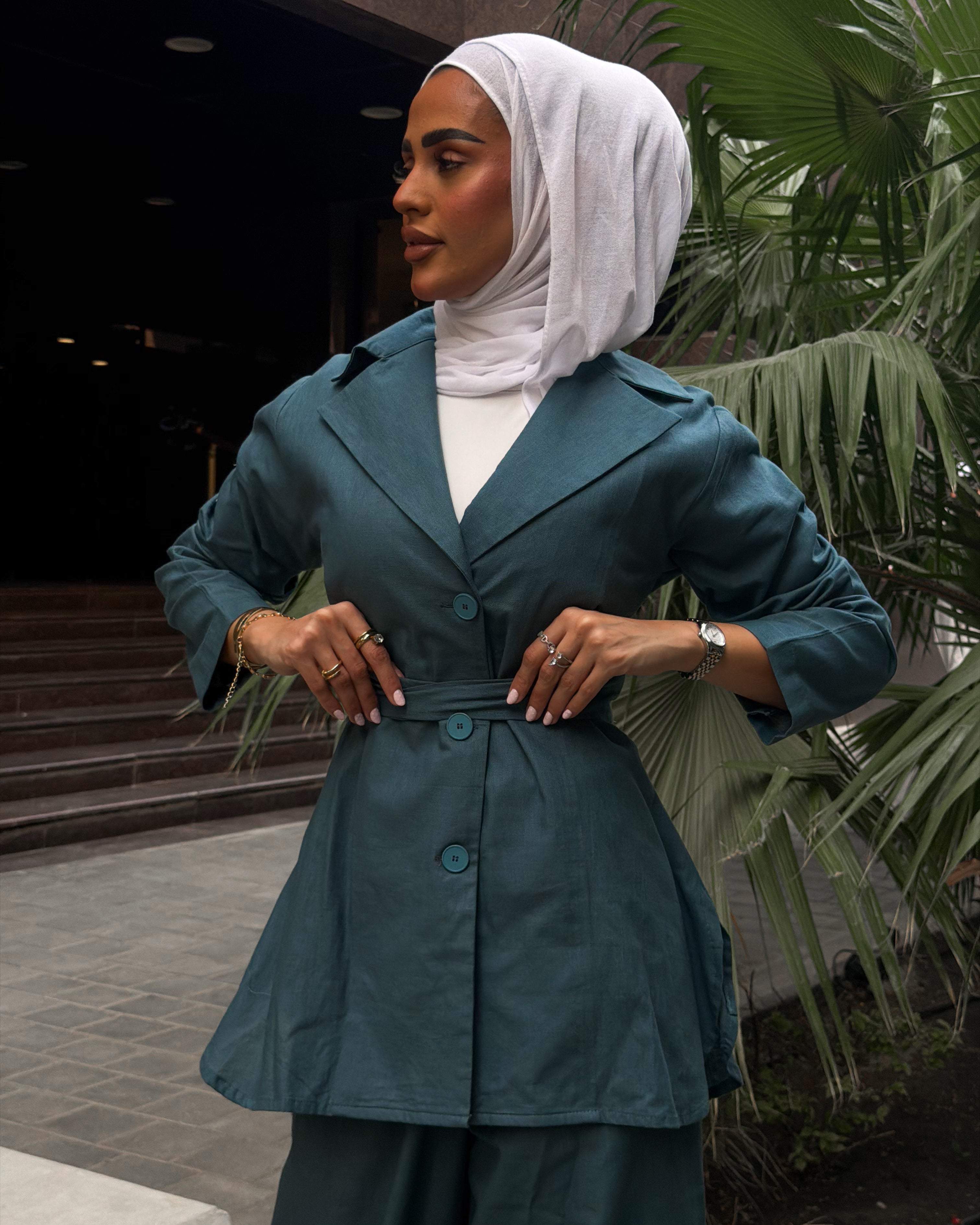 طقم كتان أزرق داكن