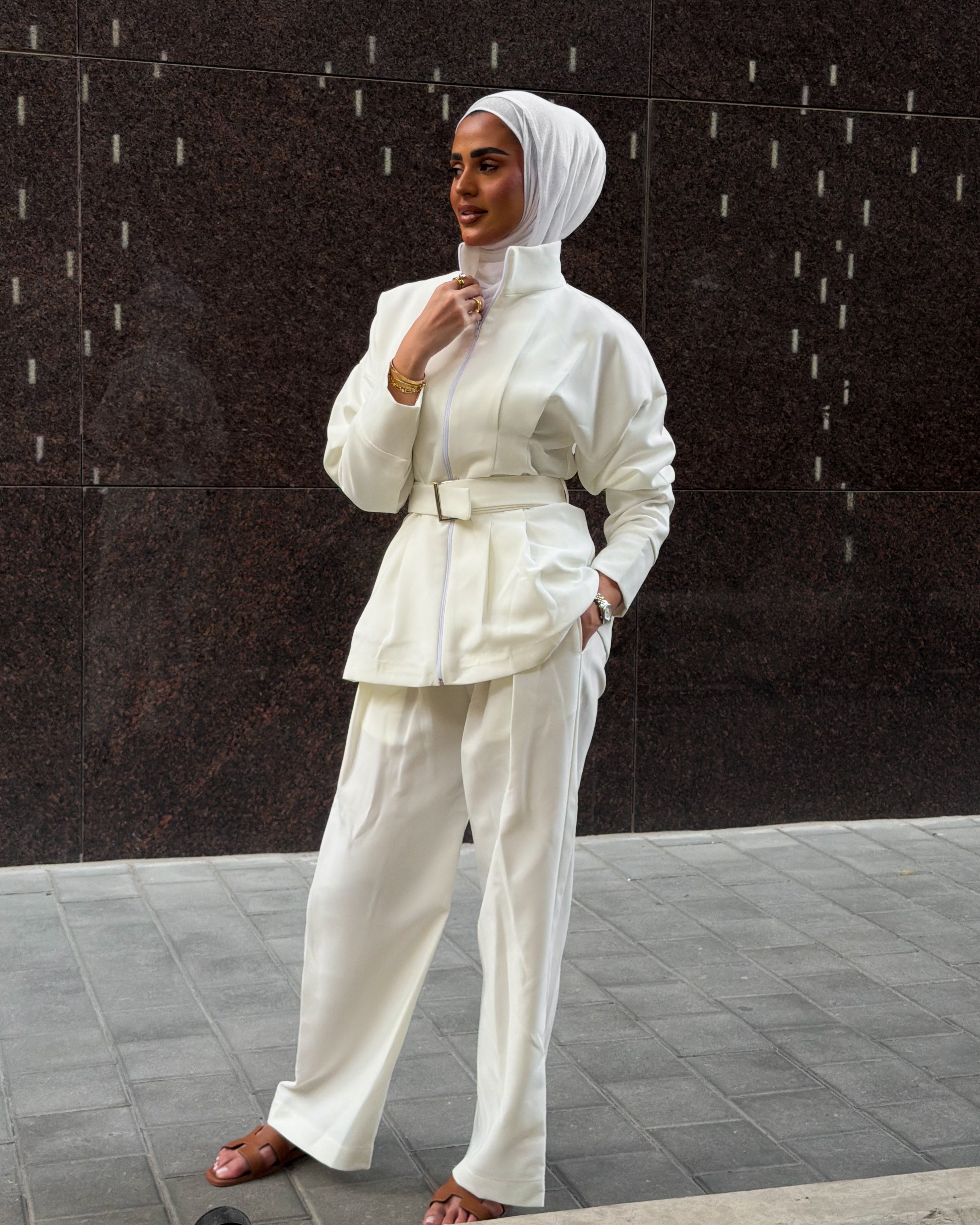 Come Modest Set