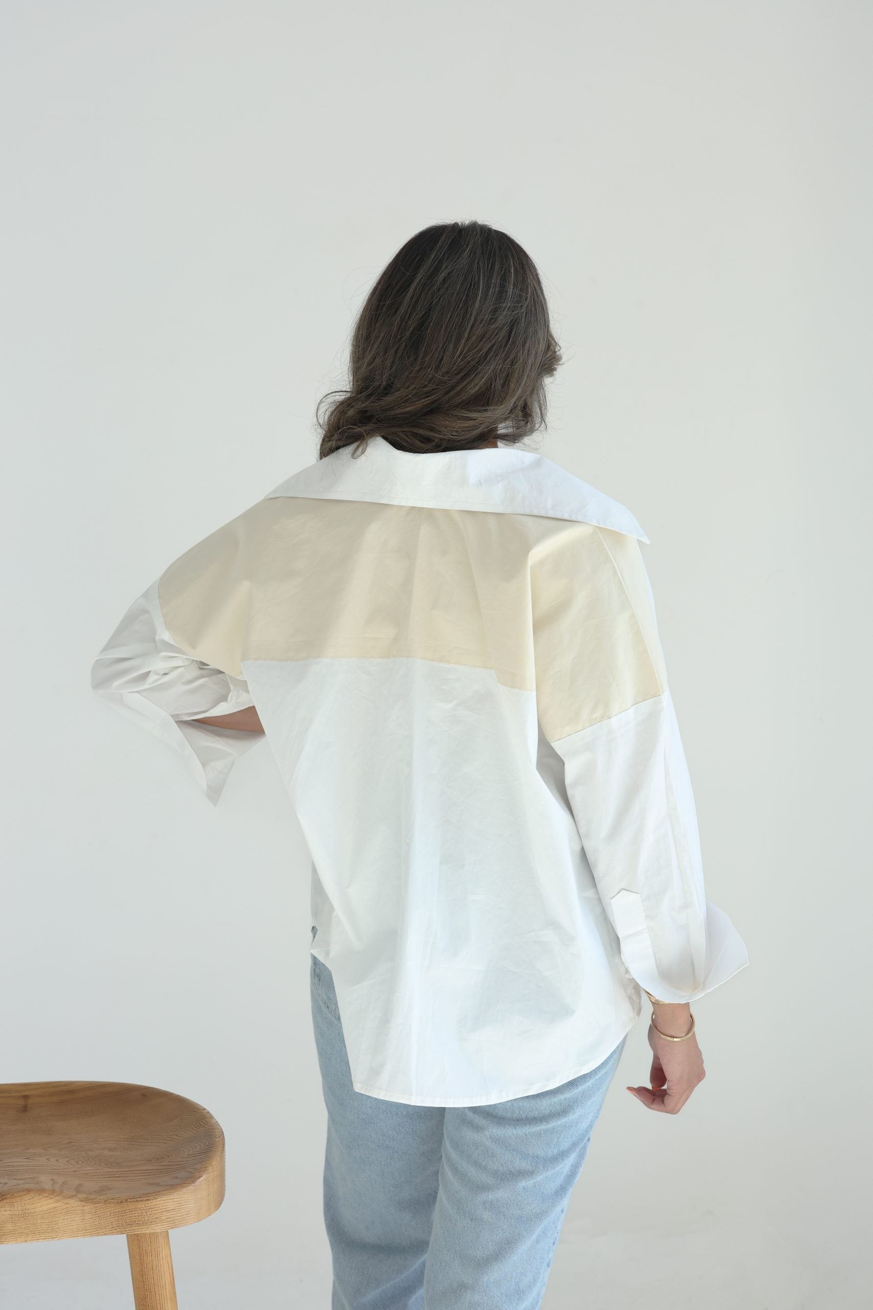 قميص بلونين