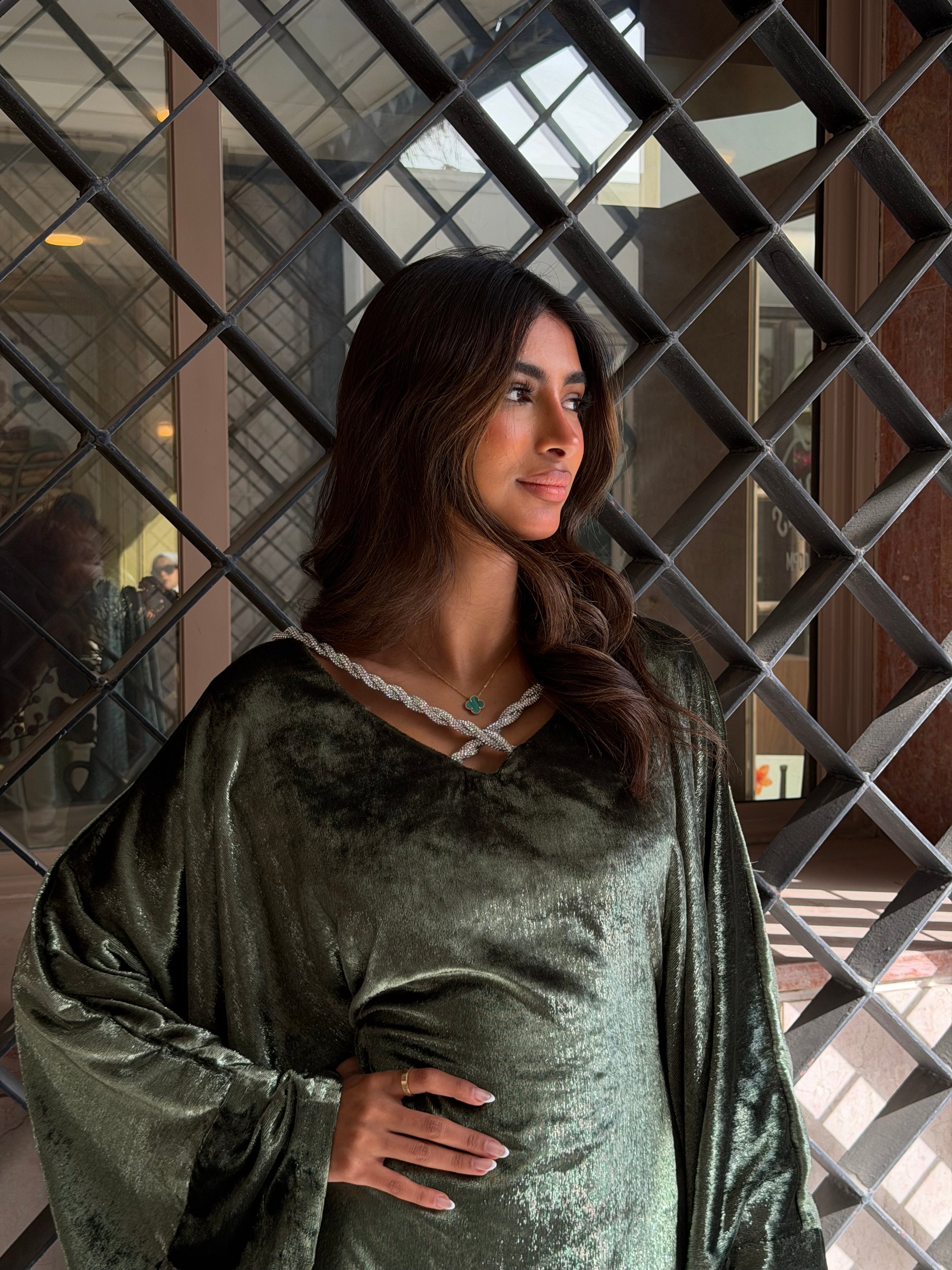 Green Glow Velvet Dara