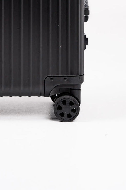 Black Aluminum - Check in