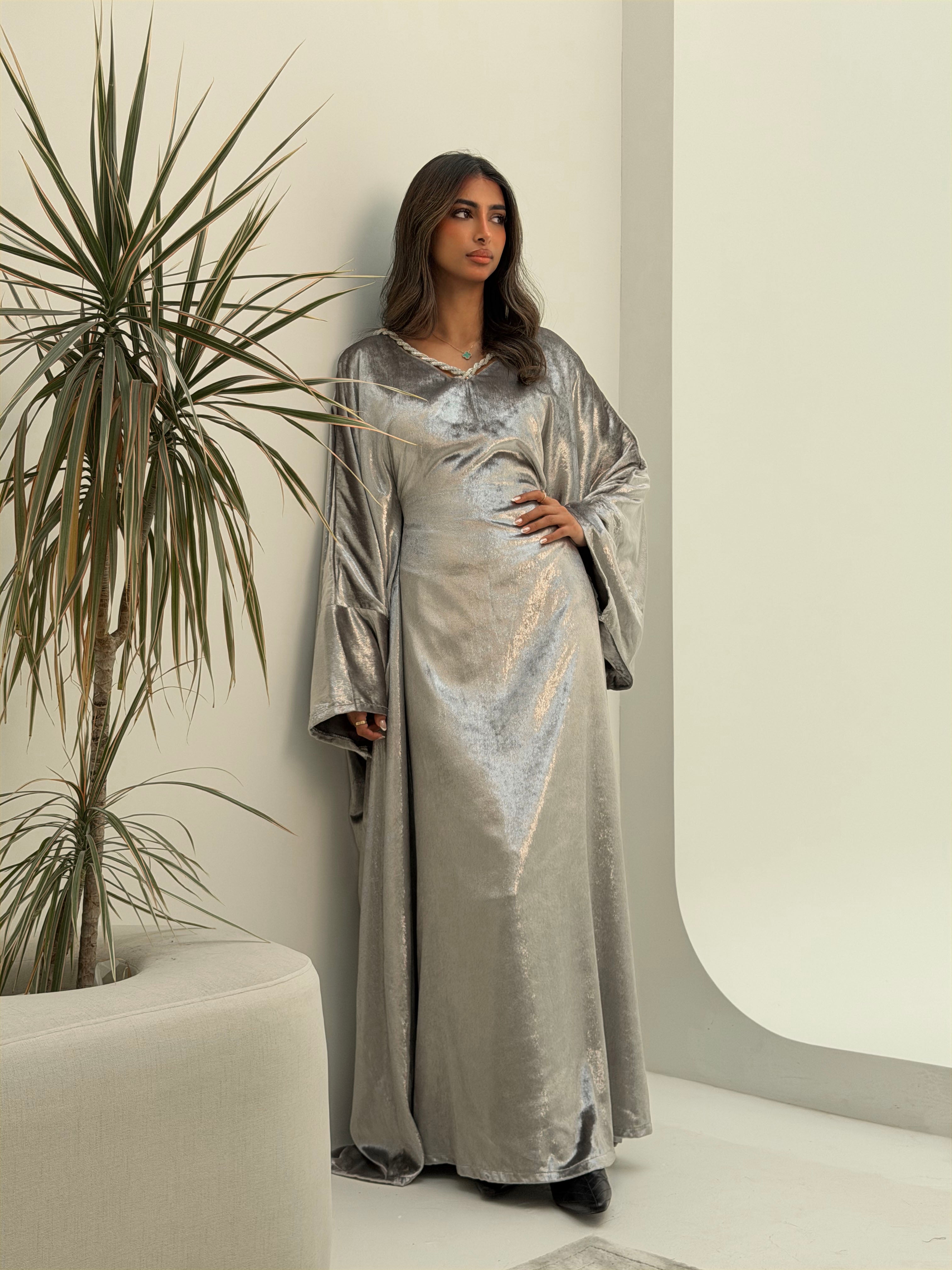 Sliver Glow Velvet Dara