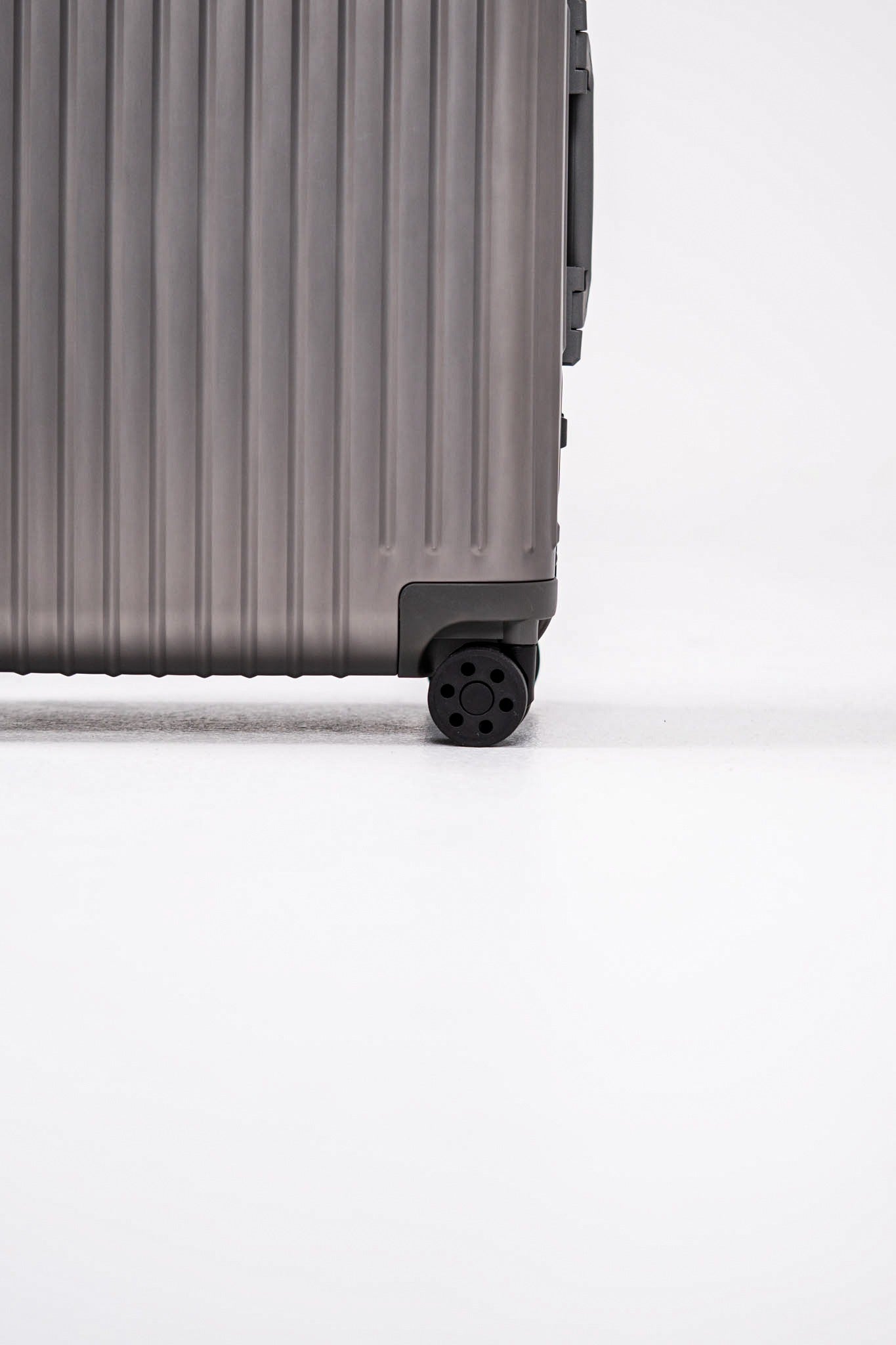 CABIN - LIMITED GREY