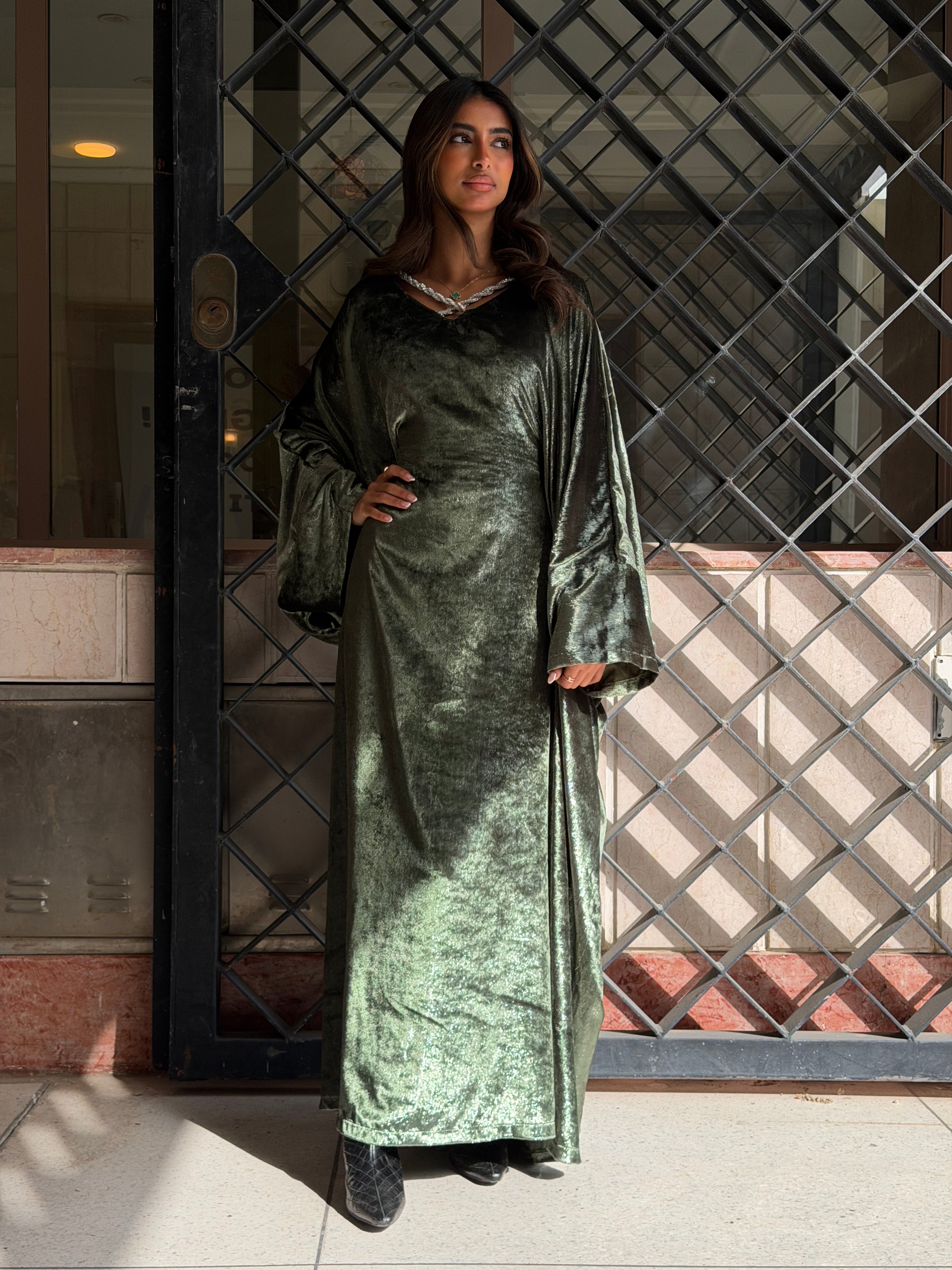 Green Glow Velvet Dara