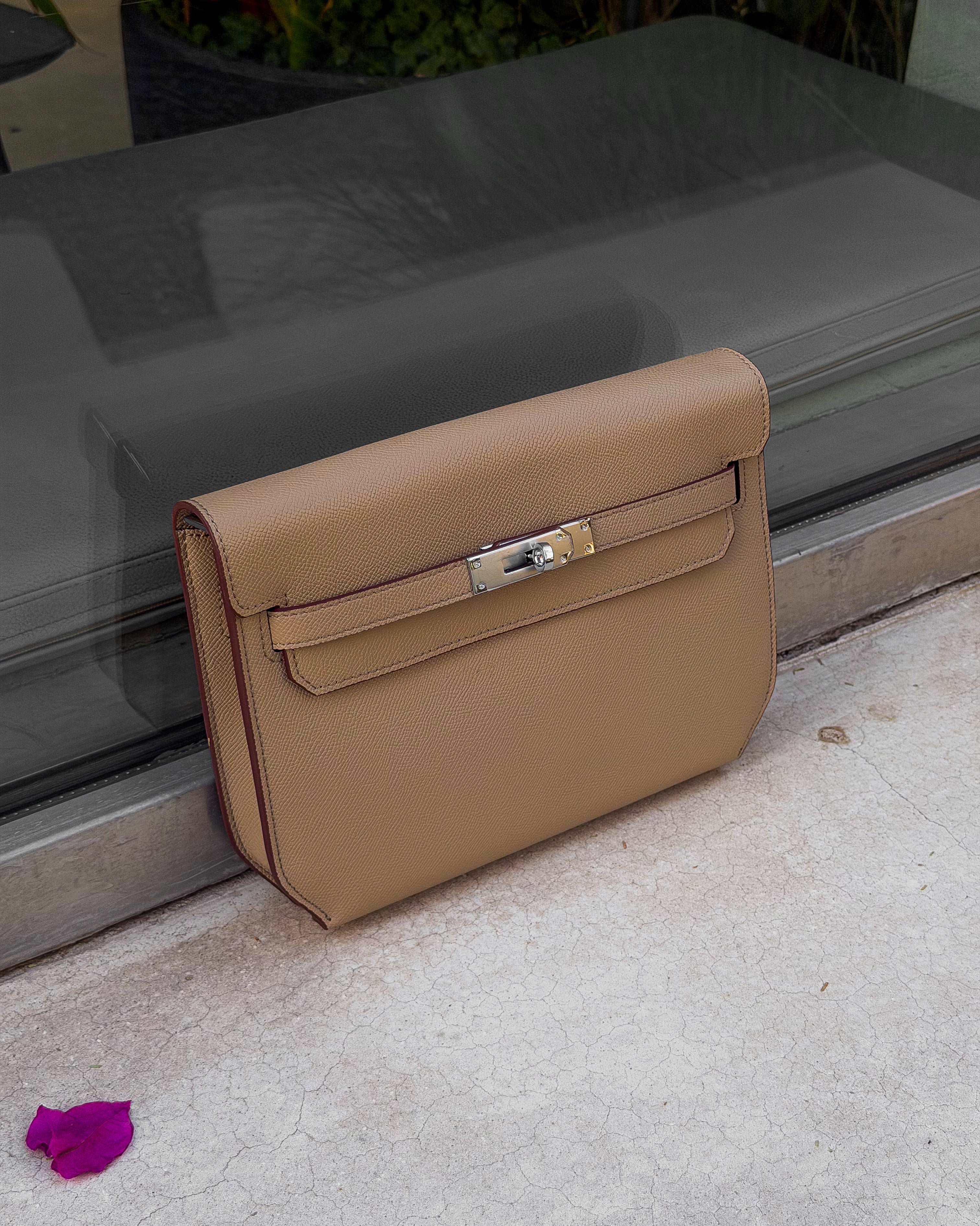 Biege Black Clutch