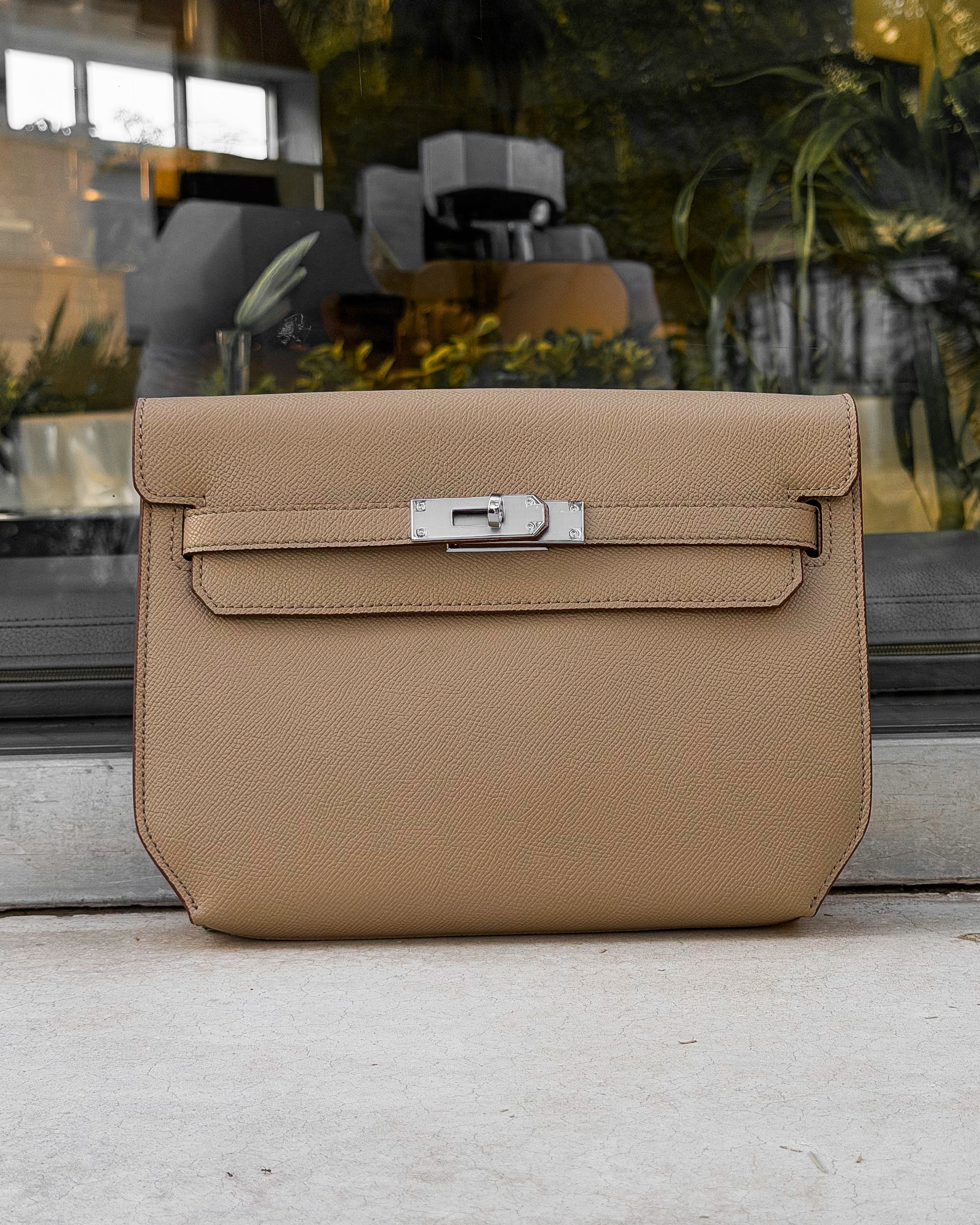 Biege Black Clutch