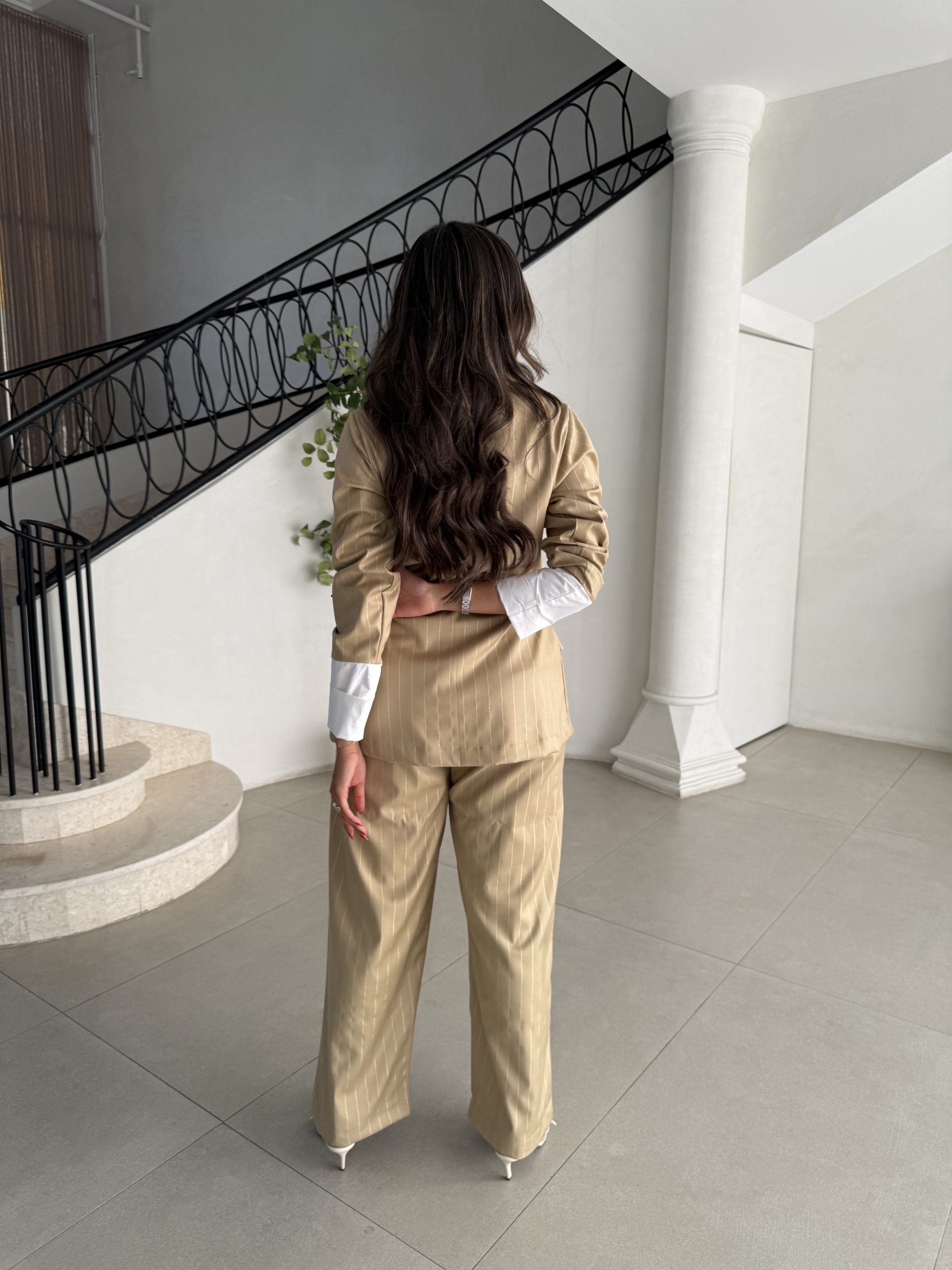 طقم بليزر مع أساور