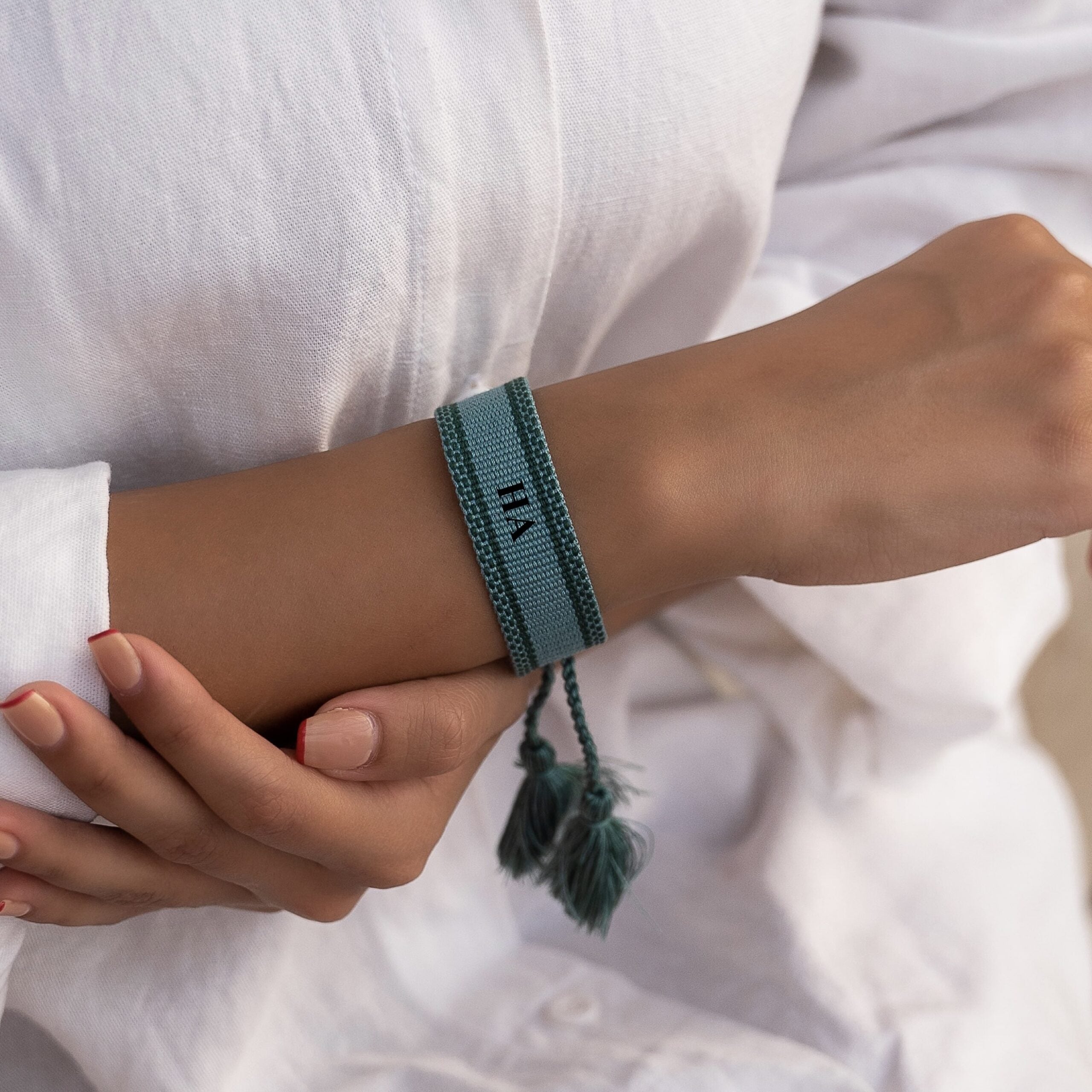 سوار الحروف - أزرق