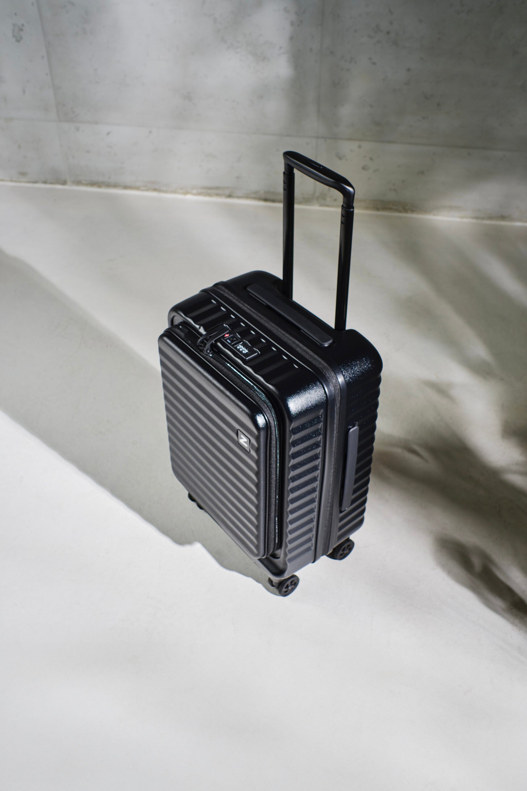 Essential Black cabin