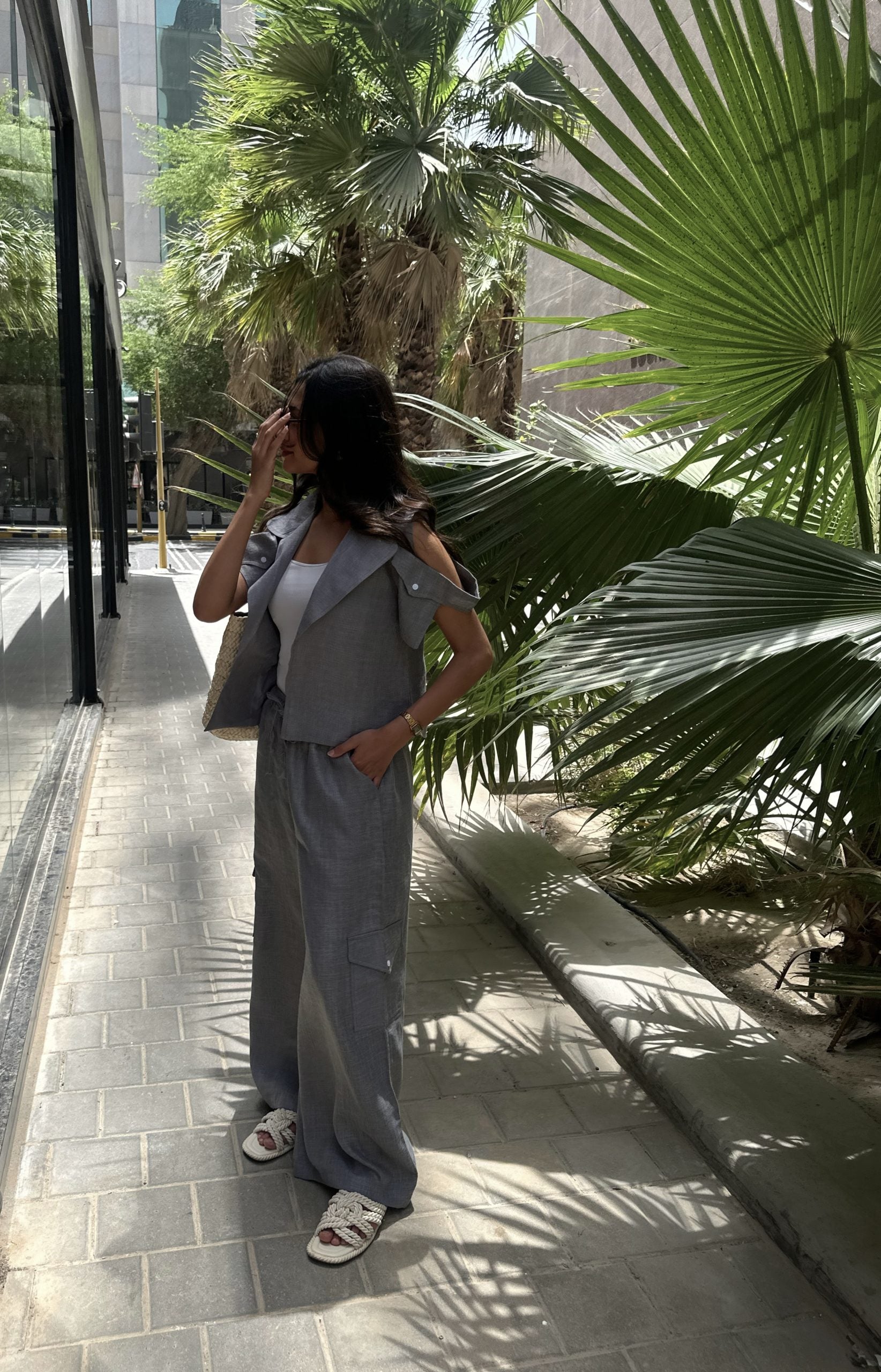 طقم كتان رمادي