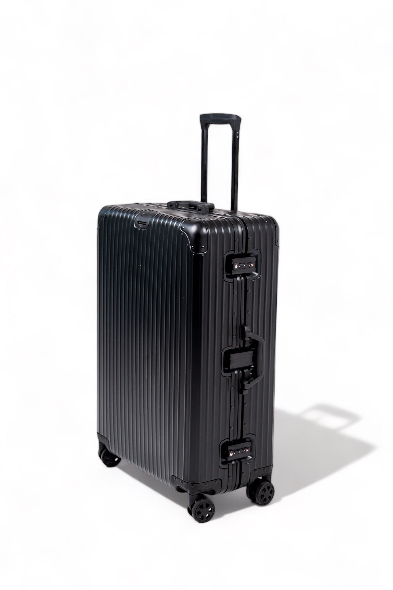 Black Aluminum - Check in