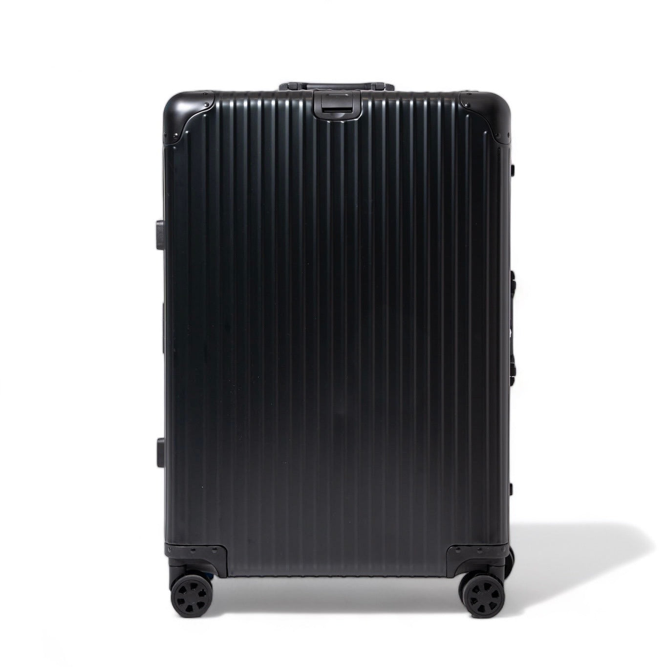 Black Aluminum - Check in